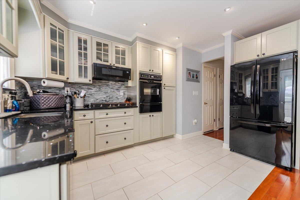 Property Photo: 903 Vincent Avenue NY 10465