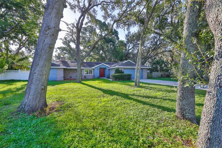 Property Photo: 102 Cash Drive FL 33584