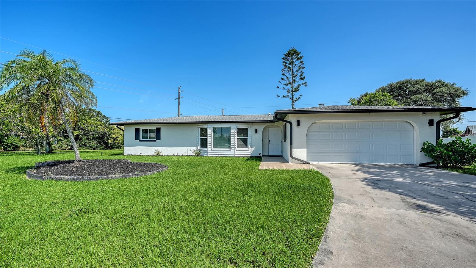 Property Photo:  243 Moss Lane  FL 34293 