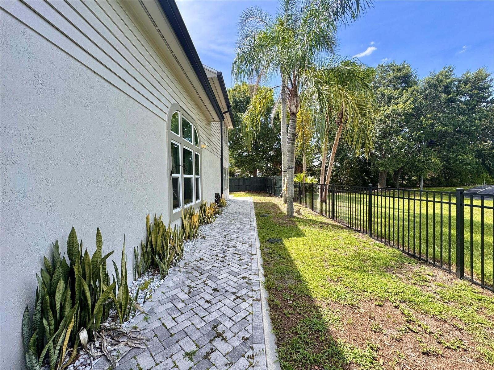 Property Photo: 603 Upperriver Court FL 32828