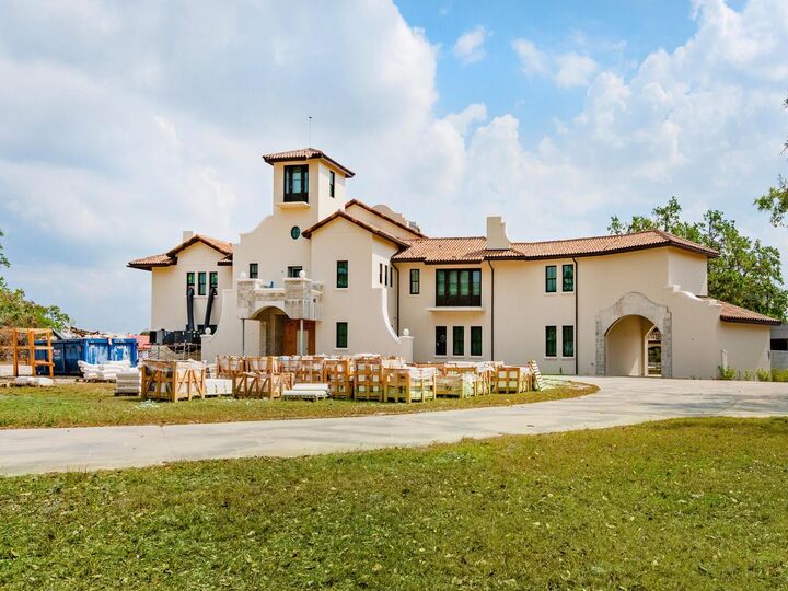 600 N Jackson Road  Venice FL 34292 photo