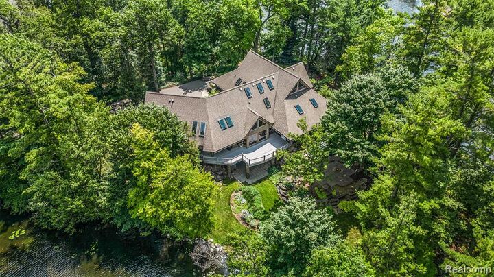 1181 Abseguami Trail  Lake Orion MI 48362 1408 photo
