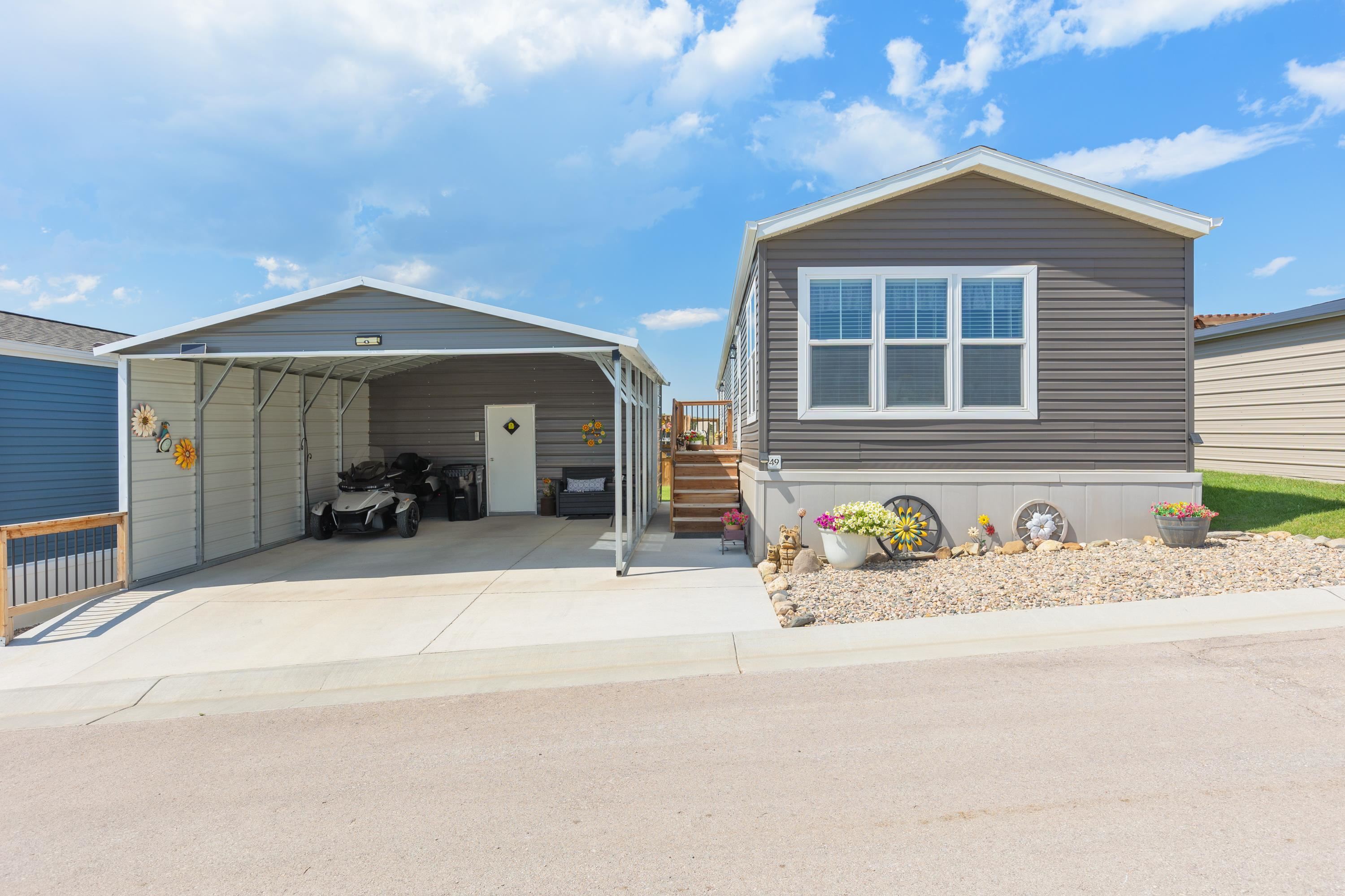 Property Photo: 1717 E Philadelphia Street SD 57703