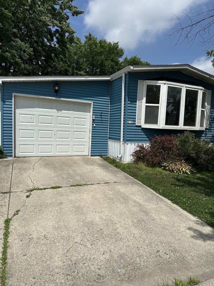 Property Photo: 101 Candlegate Circle IL 60443