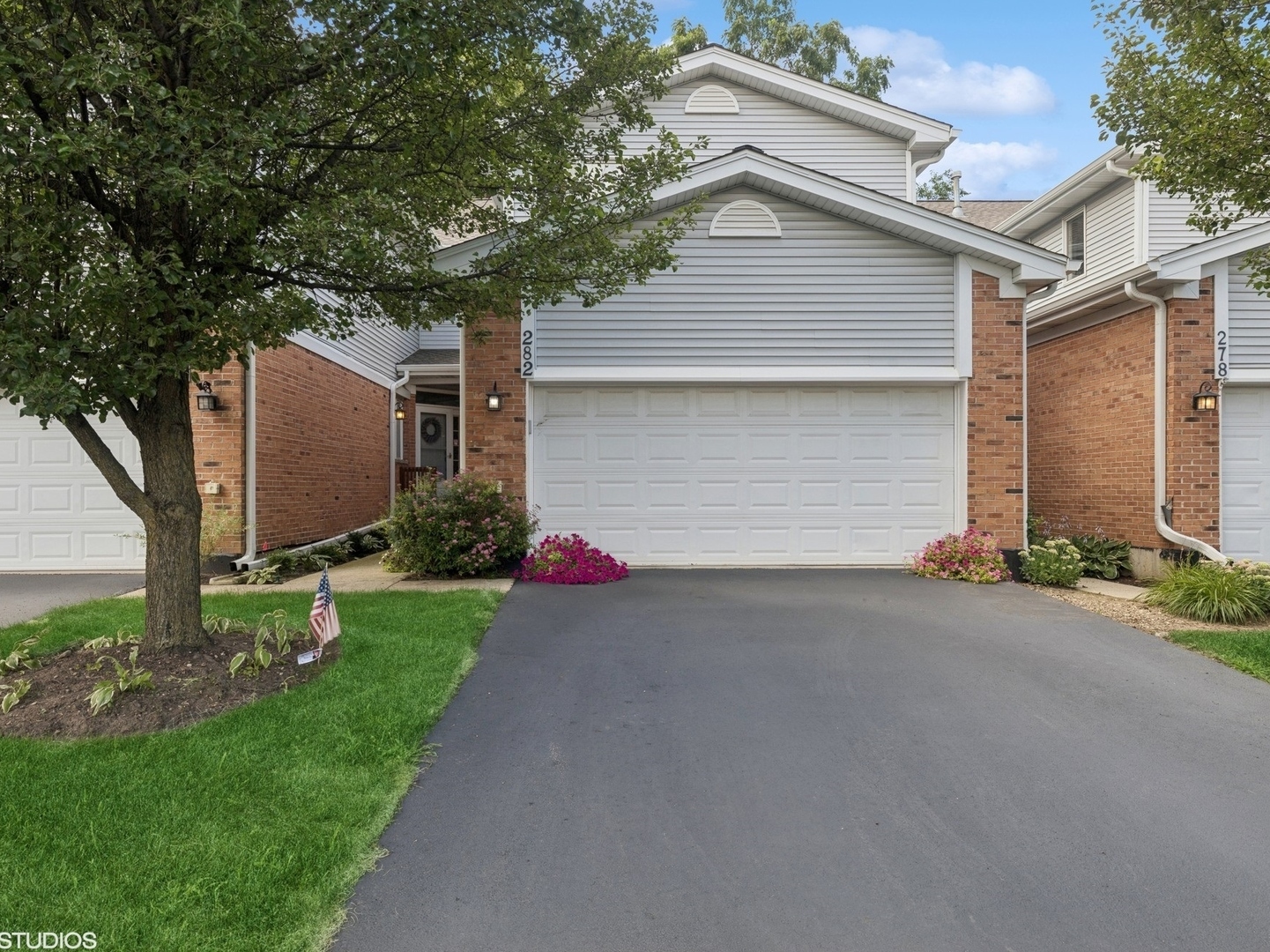 Property Photo: 282 Charlotte Court IL 60013