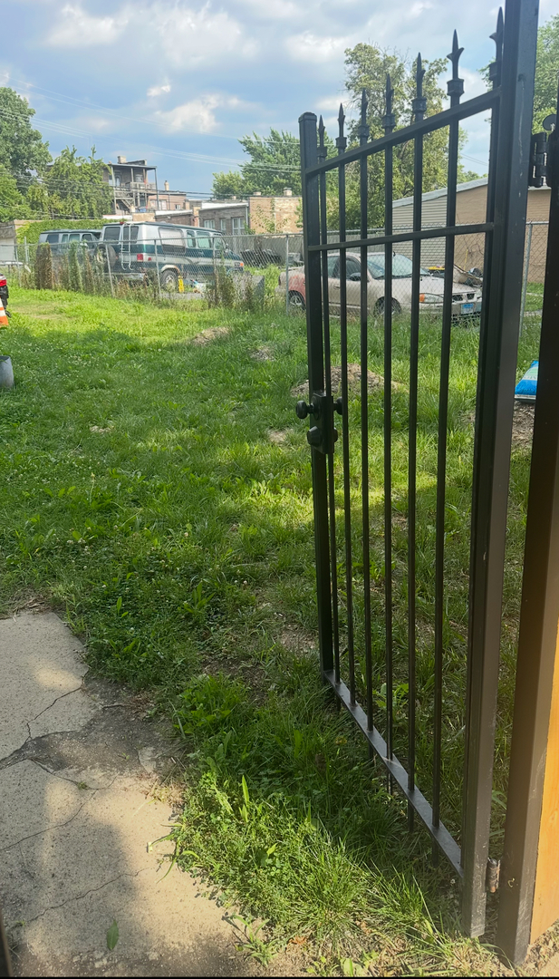 Property Photo:  847 N Homan Avenue  IL 60651 