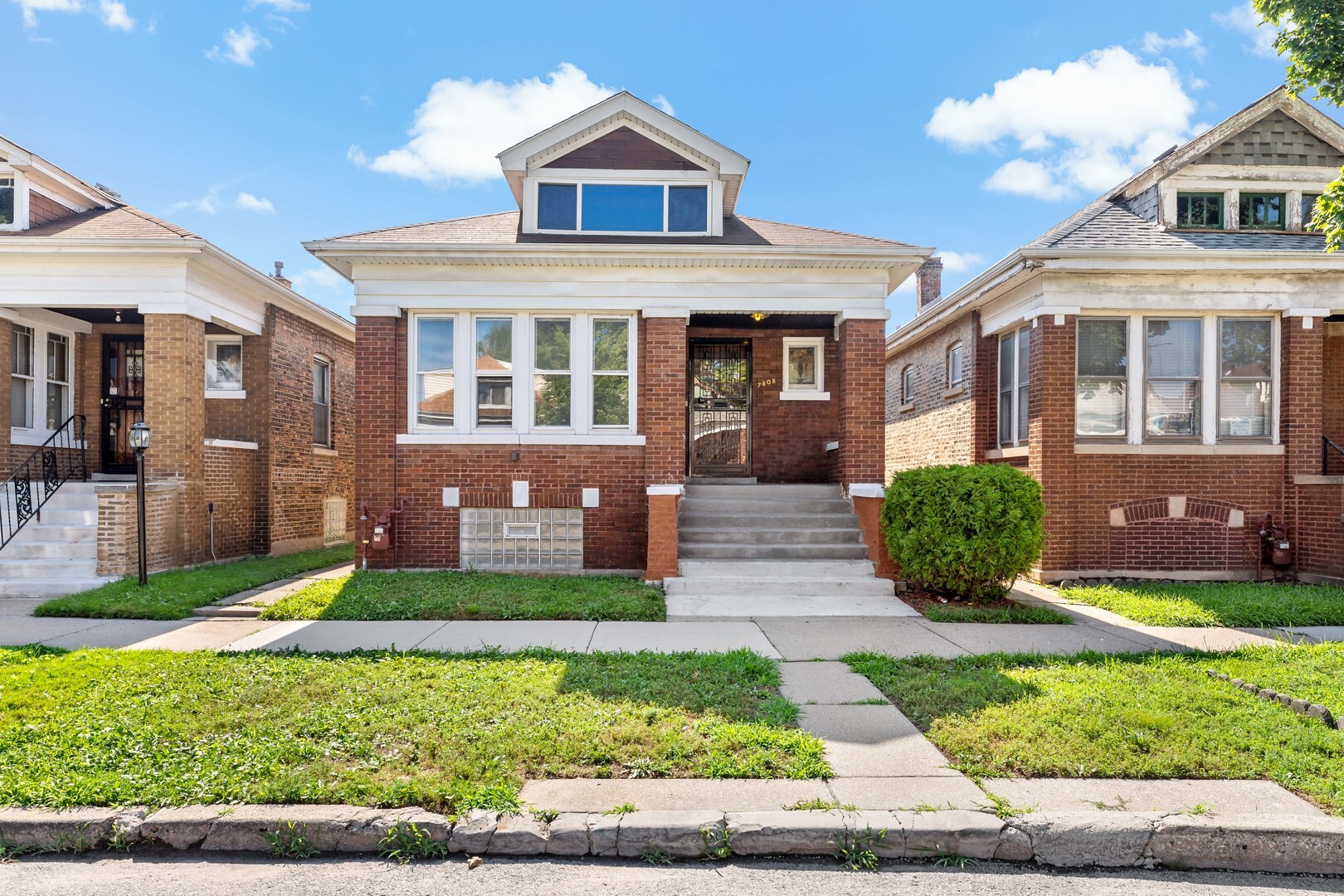 Property Photo: 7808 S Vernon Avenue IL 60619