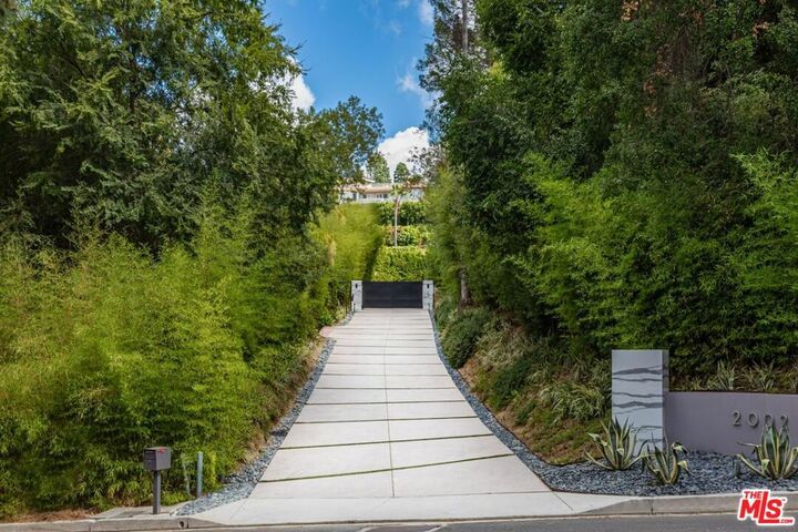 Property Photo: 2002 Loma Vista Drive CA 90210