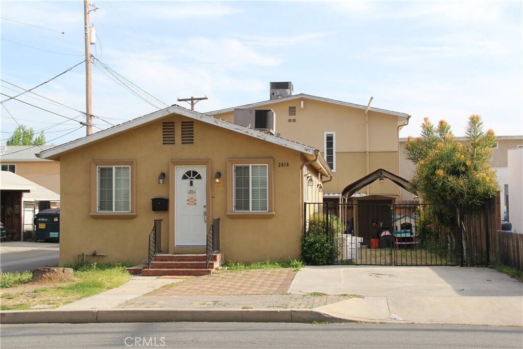 Property Photo:  2014 Peyton Avenue  CA 91504 