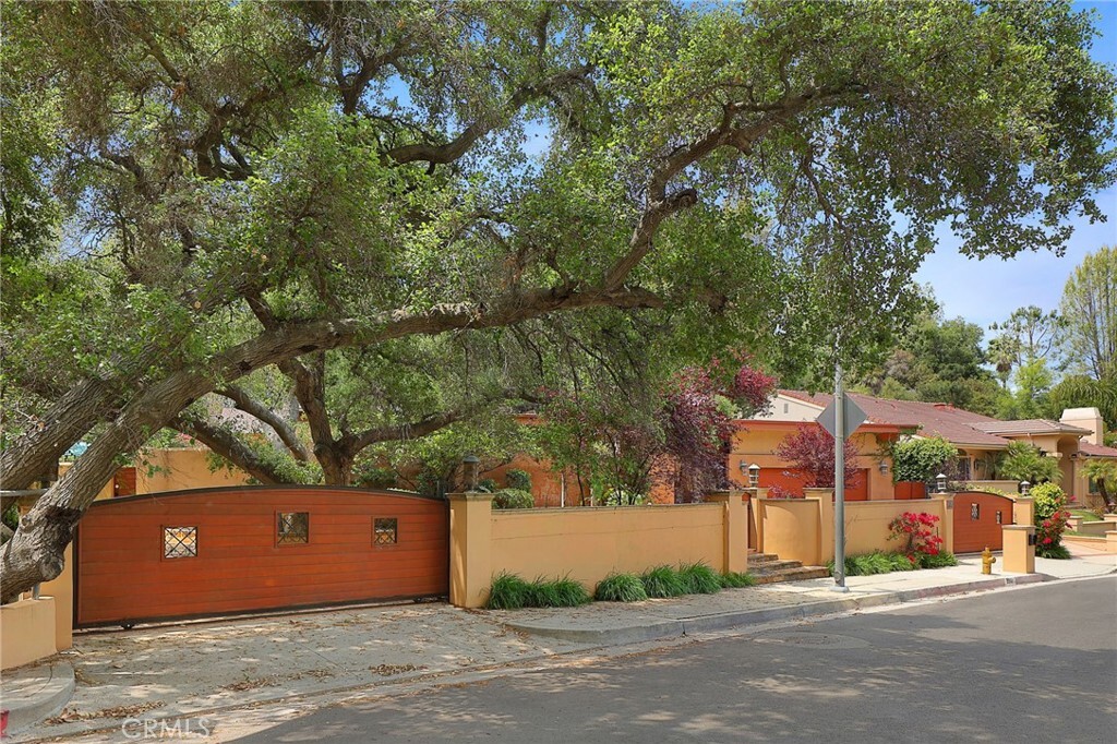 Property Photo: 3951 Vanalden Avenue CA 91356