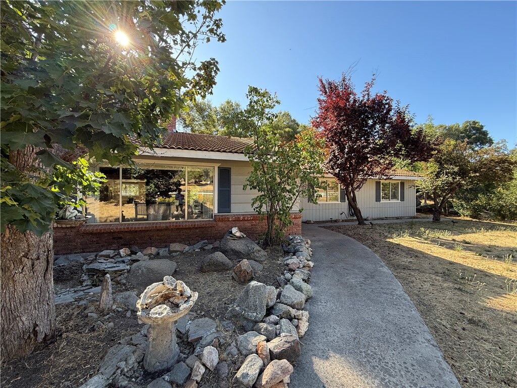 Property Photo: 5100 Silva Road CA 95338