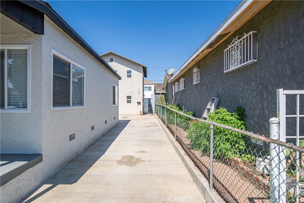 Property Photo: 1039 Simmons Avenue CA 90022