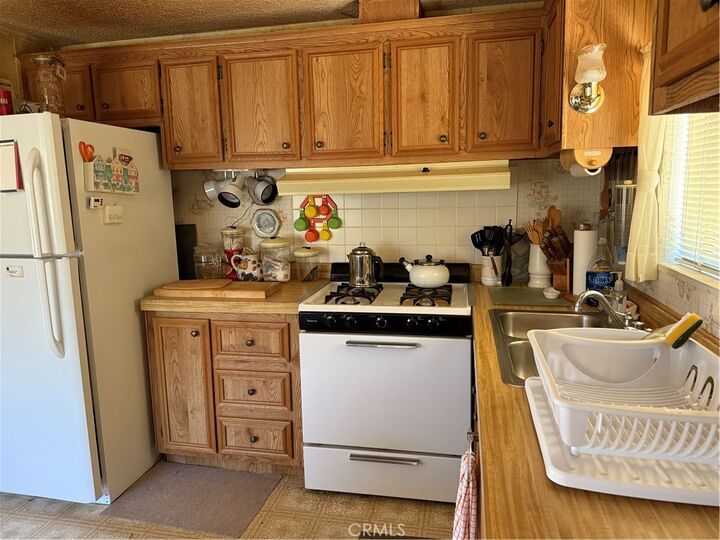 Property Photo: 97940 Deodar Road CA 93527