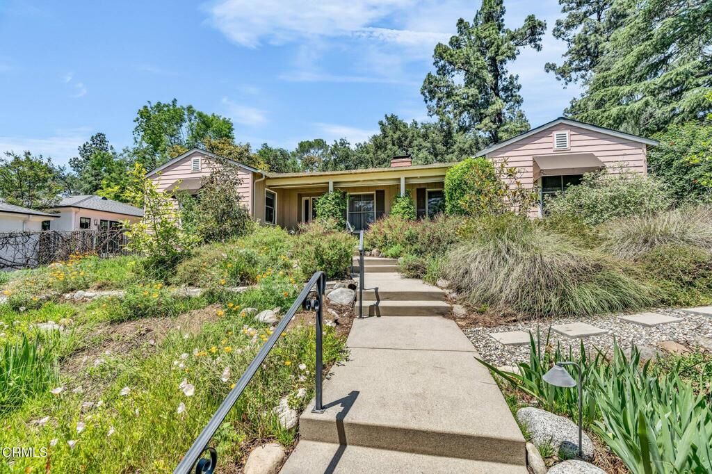 Property Photo: 1313 E Palm Street CA 91001