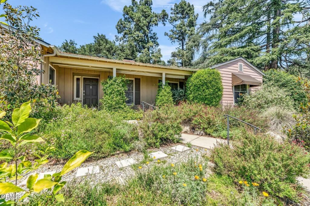 Property Photo: 1313 E Palm Street CA 91001