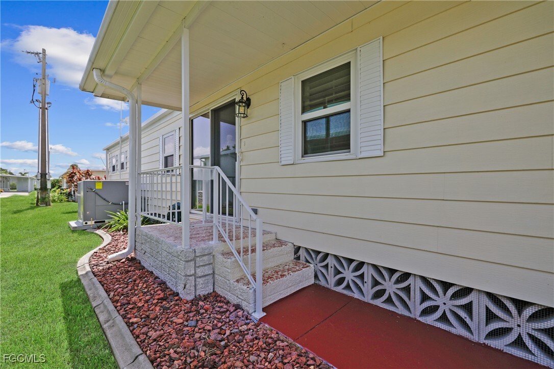Property Photo:  408 Timber Lane N  FL 33917 