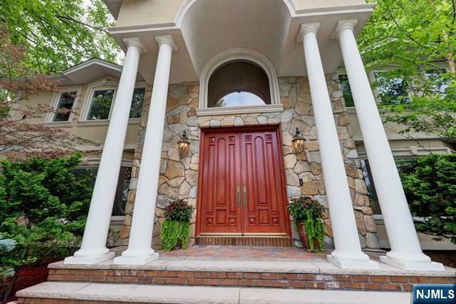 Property Photo:  38 Roslyn Avenue  NJ 07632 