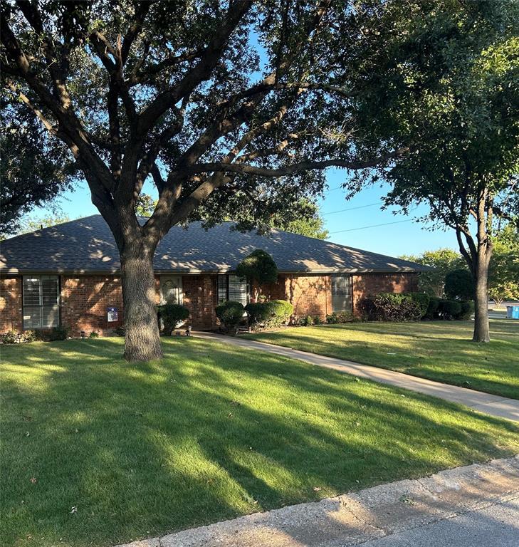 Property Photo: 490 Sellmeyer Lane TX 75077
