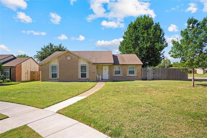 Property Photo:  720 Camilla Lane  TX 75040 