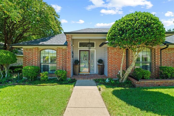 Property Photo:  709 Arbor Creek Drive  TX 75115 
