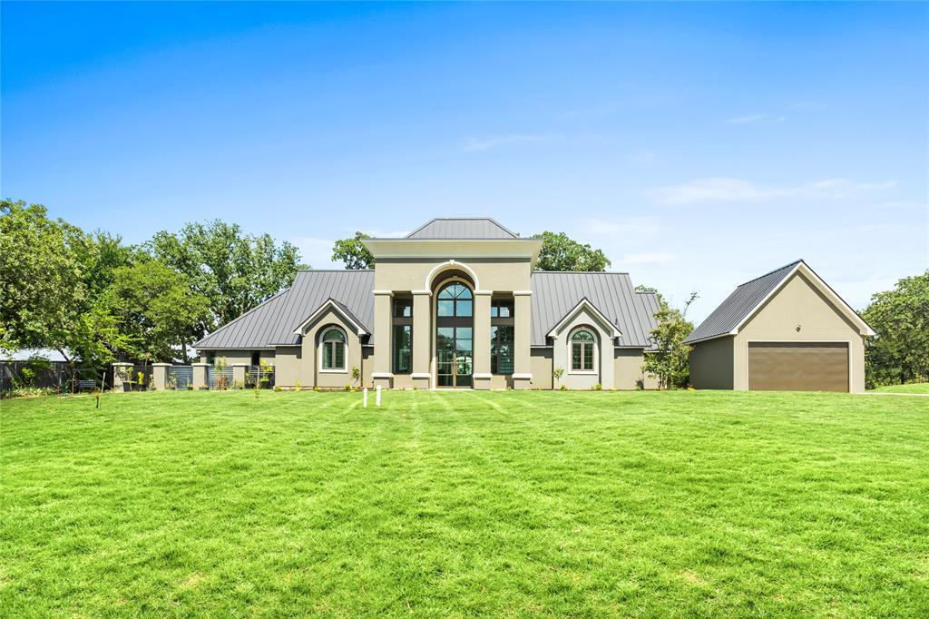 Property Photo: 9204 Indian Knoll Trail TX 76248