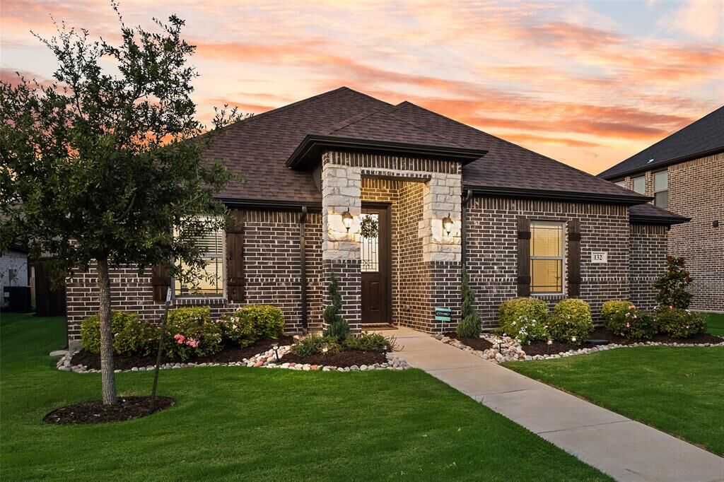 Property Photo:  132 Lady Bird Drive  TX 75165 