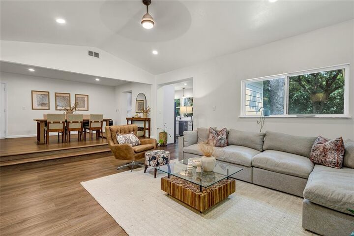 511 W Red Bird Lane  Duncanville TX 75116 photo