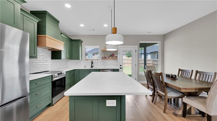 Property Photo:  872 Round Top Street  AR 72753 