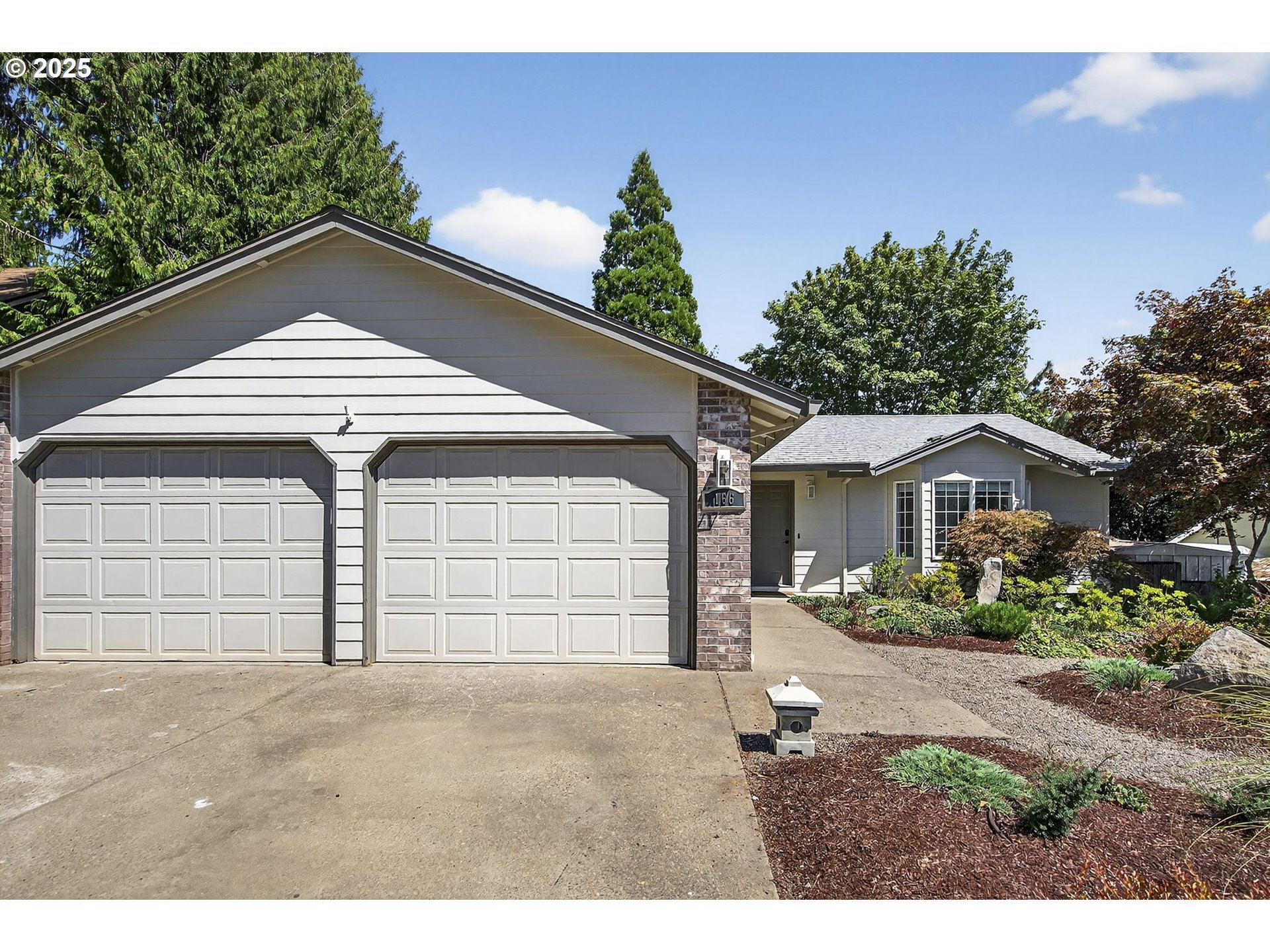 Property Photo: 166 NW Cherry St OR 97115