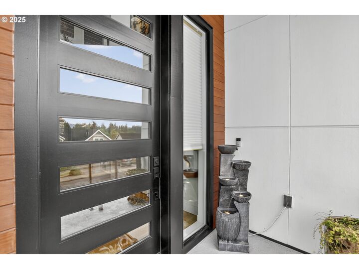 Property Photo:  1345 N R St  WA 98671 