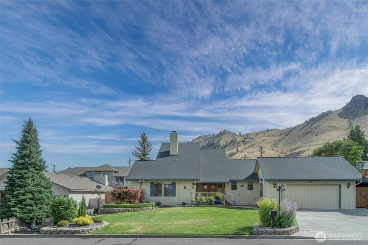 Property Photo: 1513 Apollo Place WA 98801