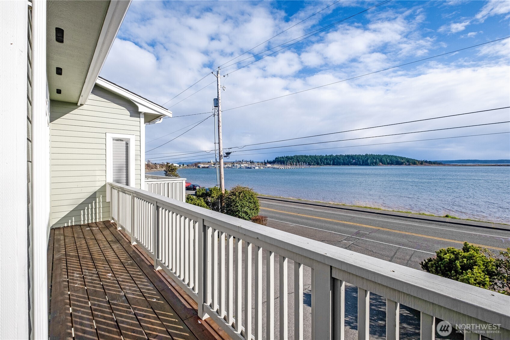 Property Photo: 1325 SE 10th Court 2 WA 98277