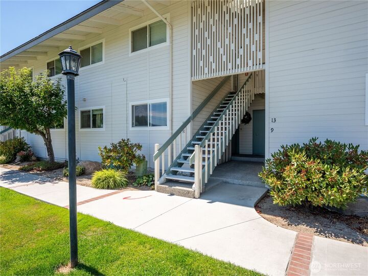 Property Photo:  10 S Cove Avenue 14  WA 98801 