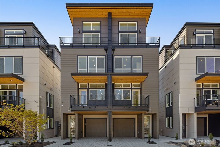 9215  Densmore Avenue N  Seattle WA 98103 photo