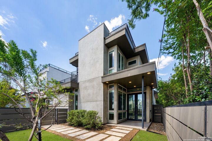 Property Photo: 2004 E 8th St TX 78702
