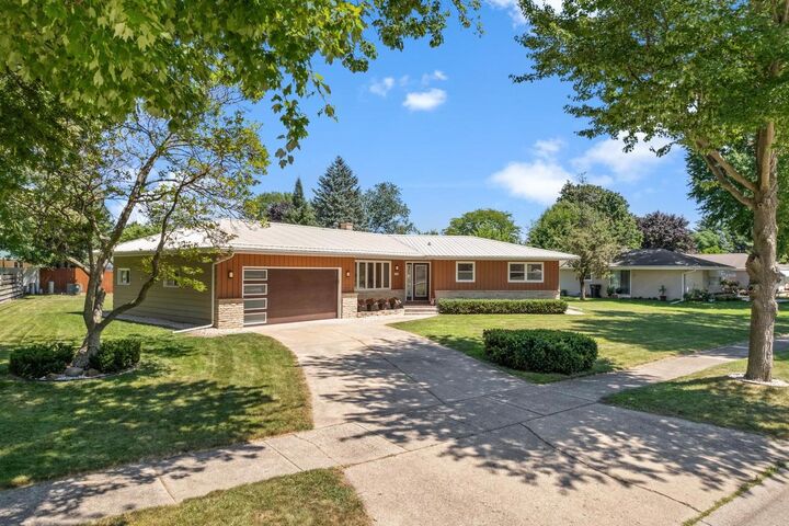 1016 Erie Drive  Janesville WI 53545 photo