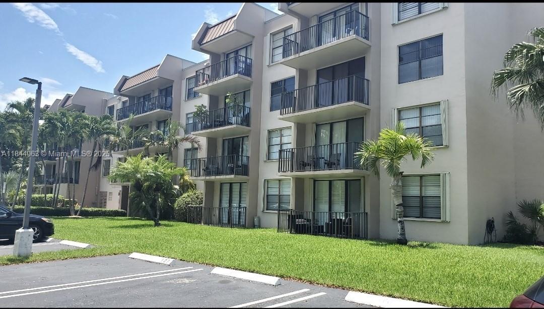 Property Photo:  13000 SW 92nd Ave B114  FL 33176 