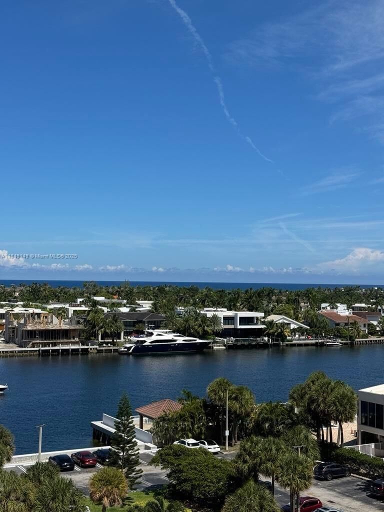Property Photo:  20505 E Country Club Dr 835  FL 33180 
