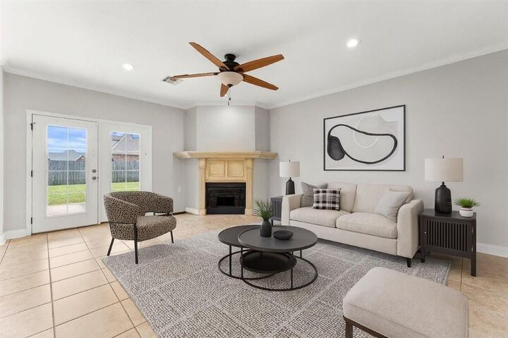 Property Photo:  1377 S Dietrich Loop S  LA 70605 