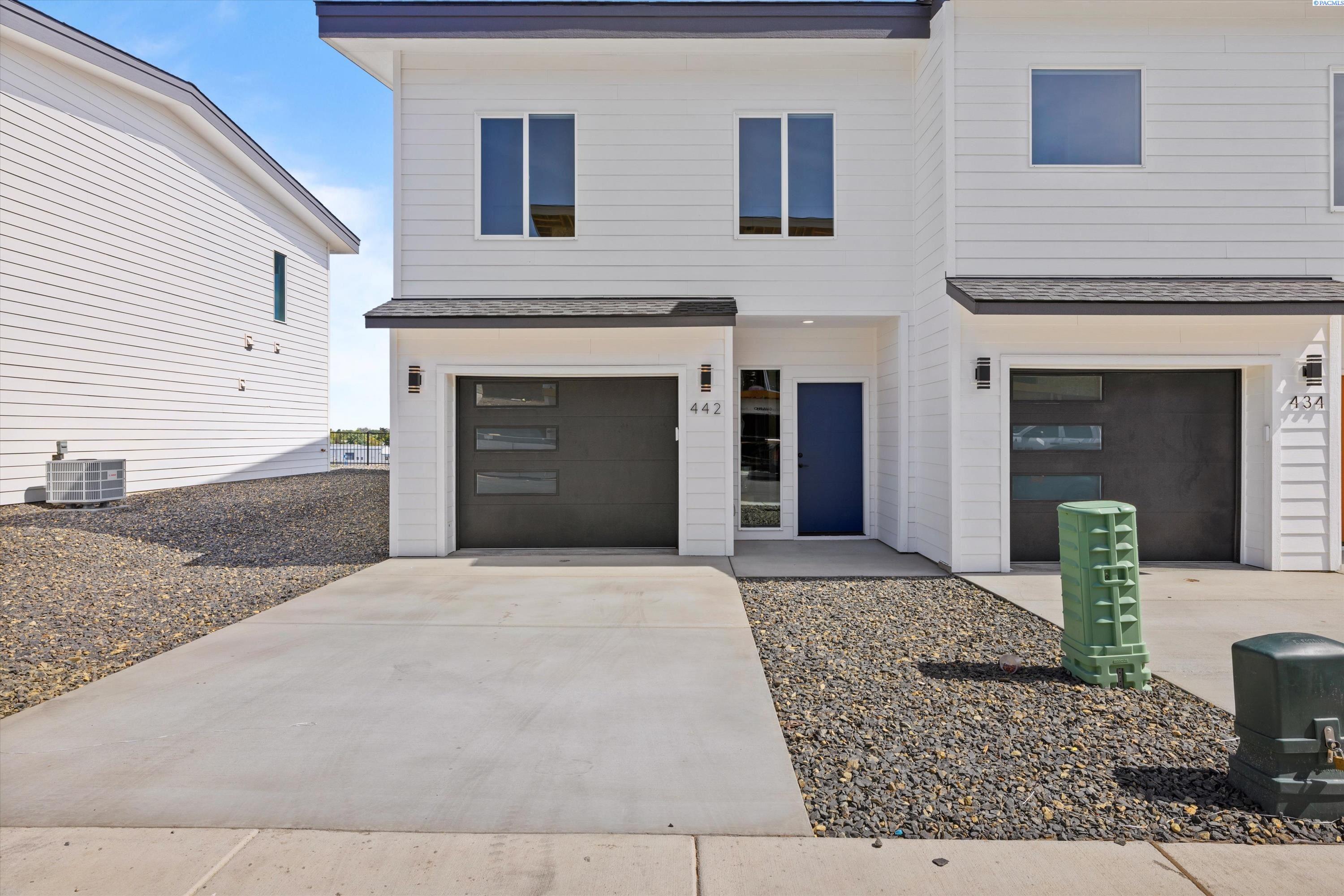 Property Photo:  442 War Room Court  WA 99352-0000 