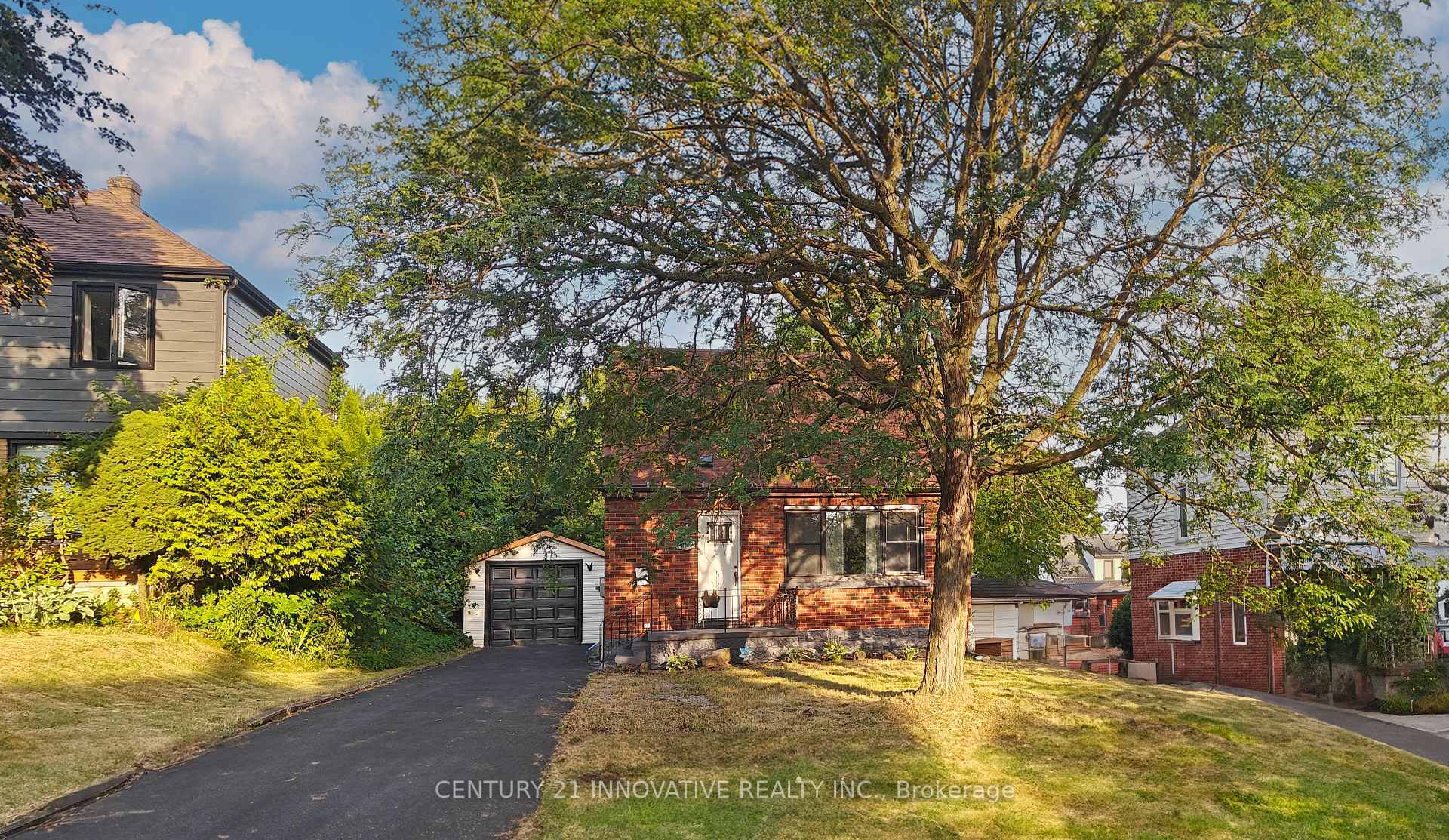 Photo de la propriété: 5709 Hanan Avenue ON L2G 4E7