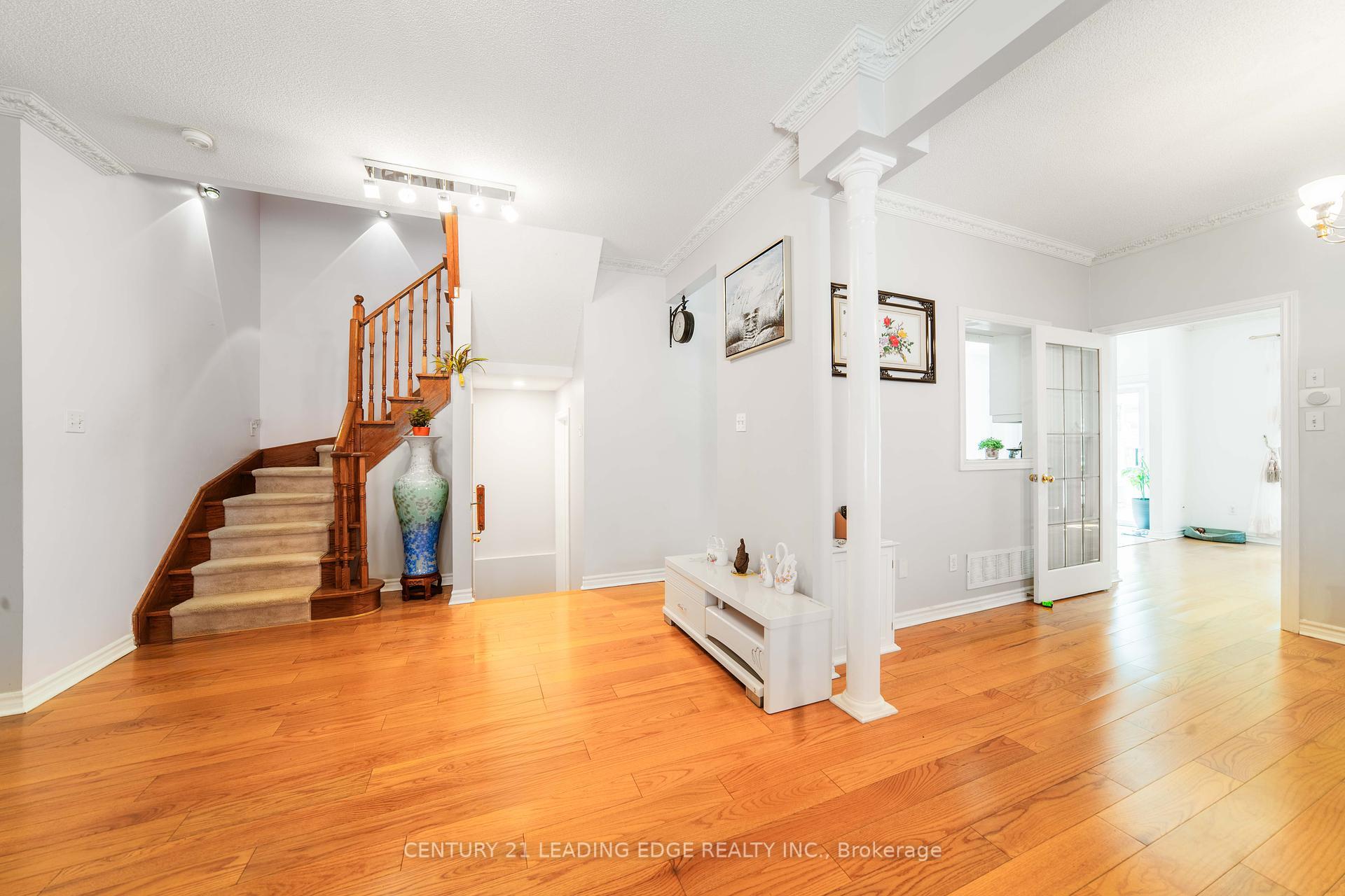 Property Photo: 25 Eastpine Drive ON L3R 4Z2