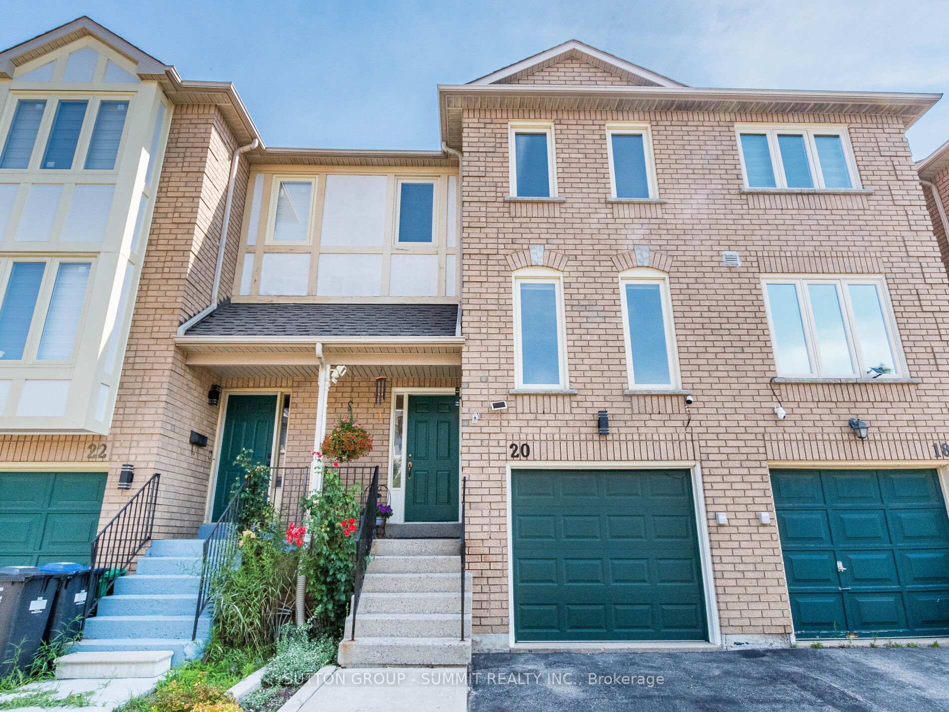 Property Photo:  2 Sir Lou Drive 20  ON L6Y 5A8 