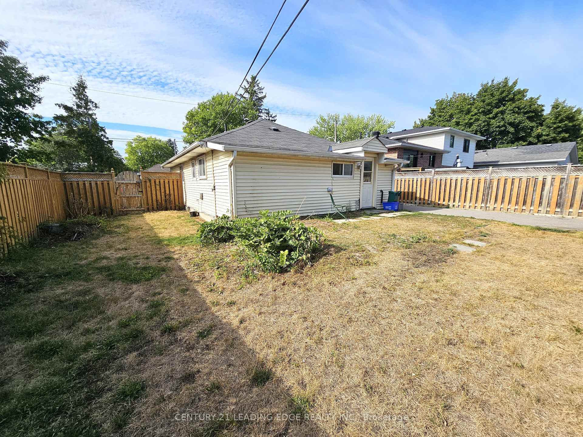 Photo de la propriété: 291 Miami Drive ON L4P 2Z5