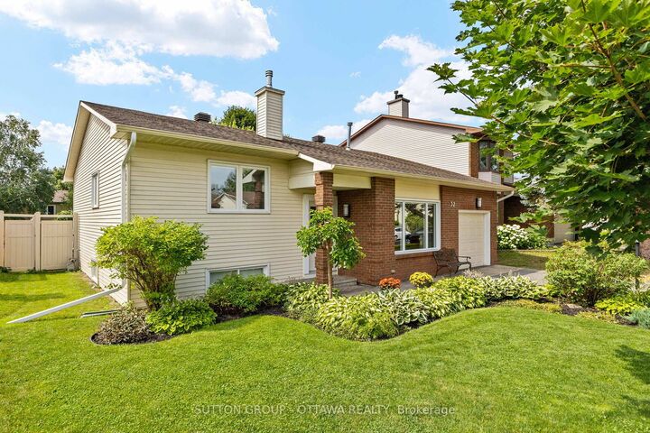 Property Photo: 32 Flint Court SW ON K2J 2S1