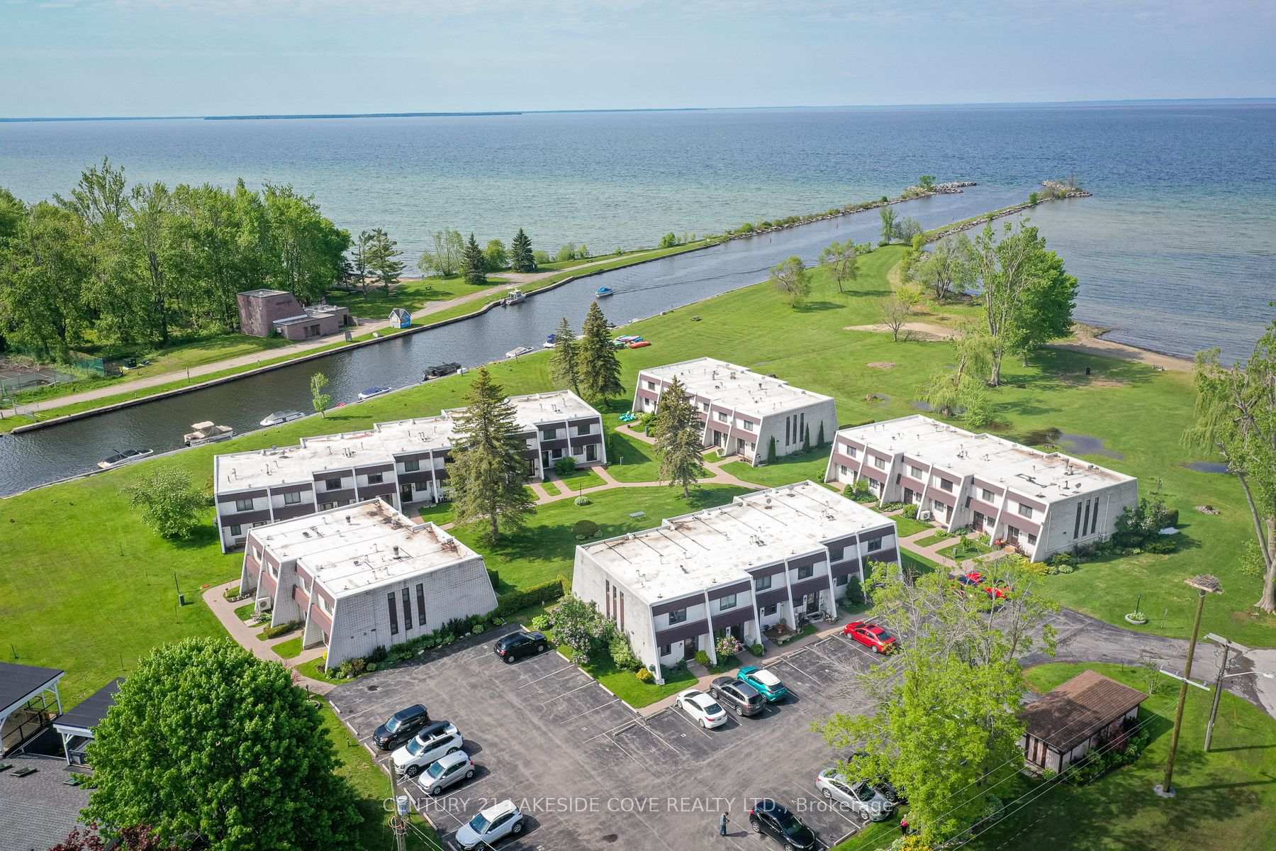 Photo de la propriété:  1 Paradise Boulevard S Unit 27  ON L0K 1B0 