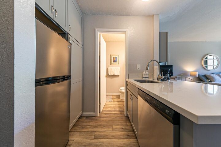 Property Photo: 11591 Snowpeak Way 208 CA 96161