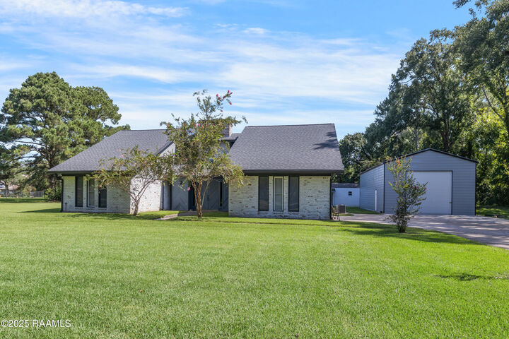 Property Photo:  517 Interlaken Drive  LA 70563 