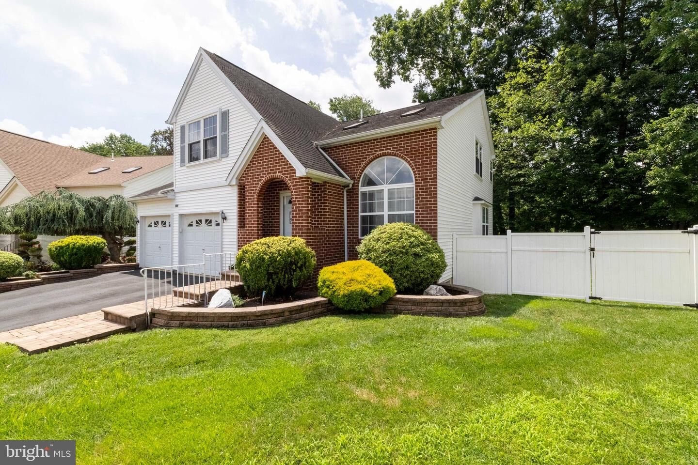 Property Photo: 400 Laura Lane PA 19116