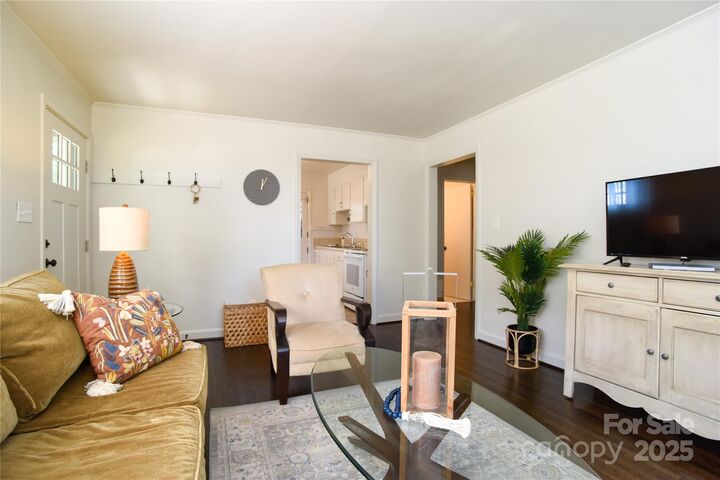 Property Photo:  1239 Reece Road  NC 28209 